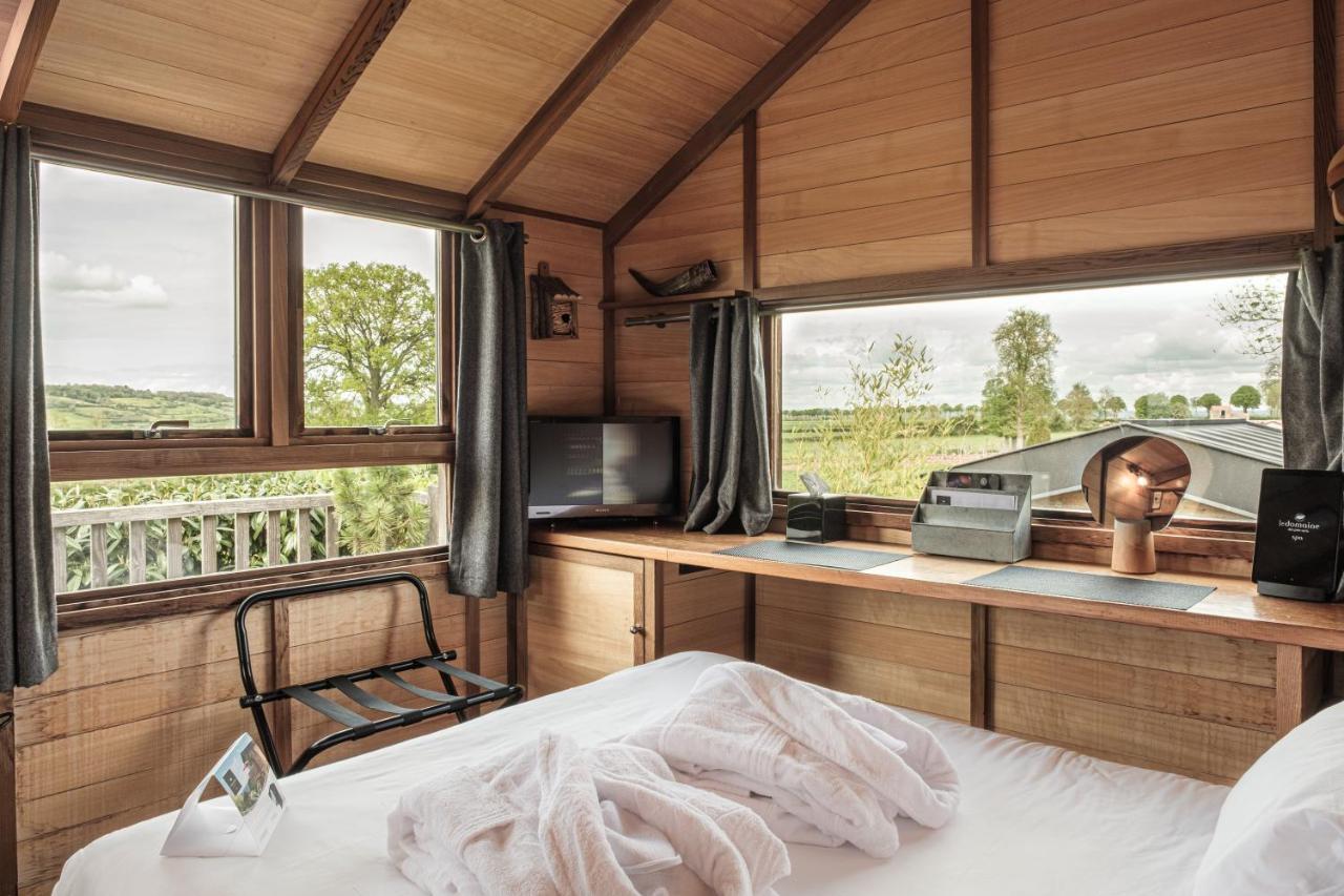 Le Domaine Des Pres Verts Suites & Chambres Avec Jacuzzi Privatif Jouey ห้อง รูปภาพ