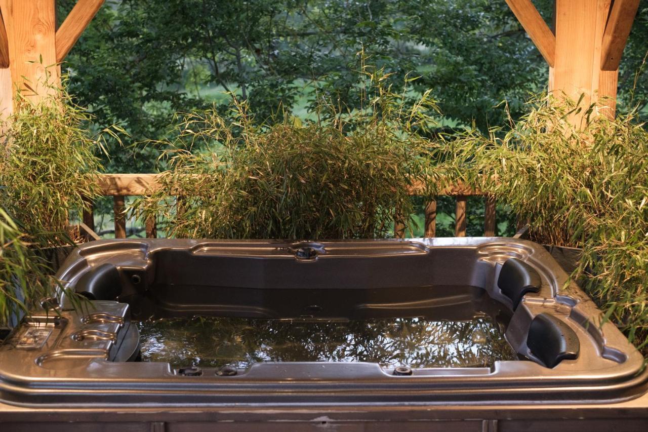 Le Domaine Des Pres Verts Suites & Chambres Avec Jacuzzi Privatif Jouey ภายนอก รูปภาพ