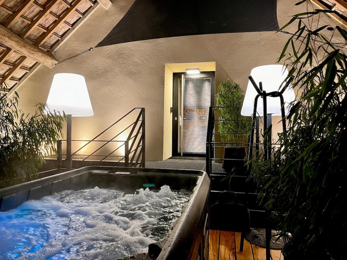 Le Domaine Des Pres Verts Suites & Chambres Avec Jacuzzi Privatif Jouey ภายนอก รูปภาพ