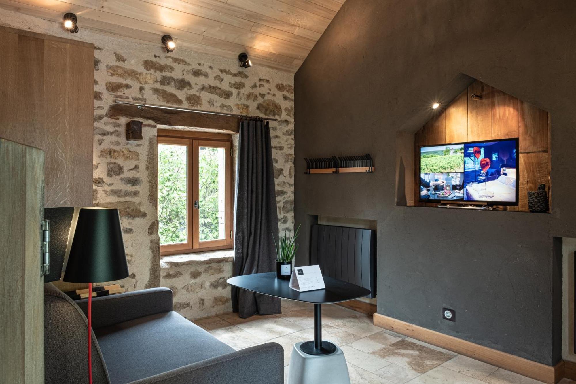 Le Domaine Des Pres Verts Suites & Chambres Avec Jacuzzi Privatif Jouey ห้อง รูปภาพ